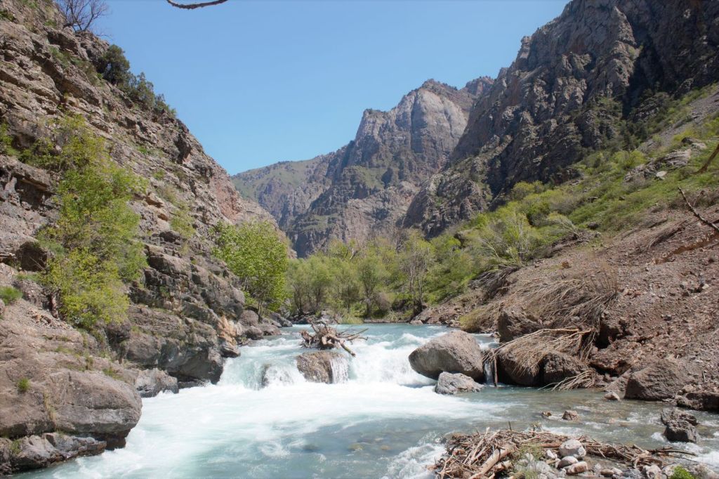 Uzbekistan. Travel along Koksu. Green&nbsp;river.